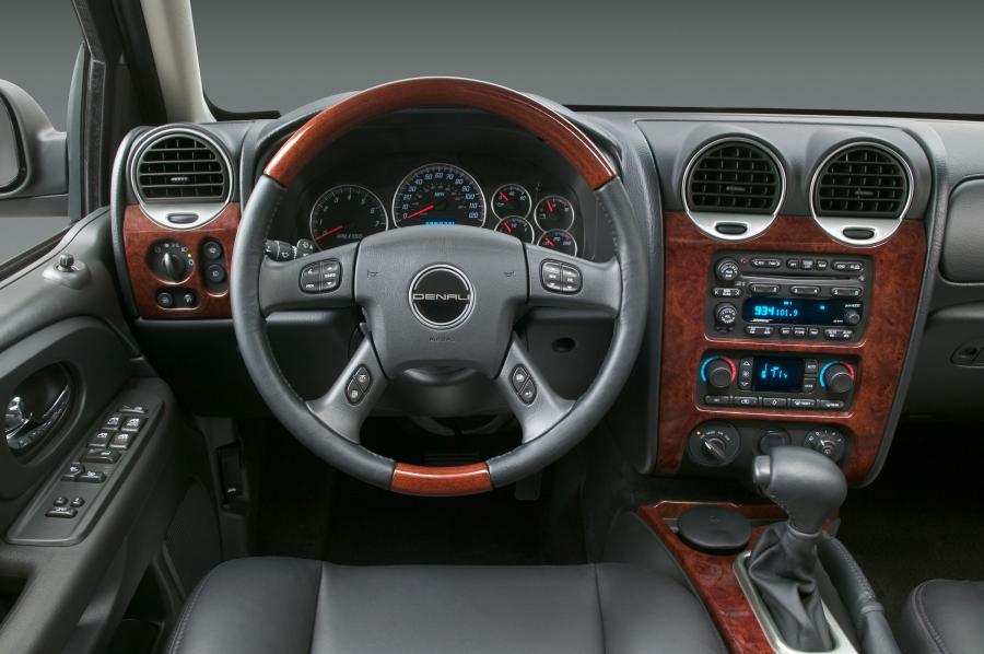  GMC Envoy Denali 2007 года  (фото 2 из 19)